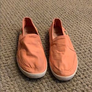 Slip on Sanuks, peach/pink sz 8